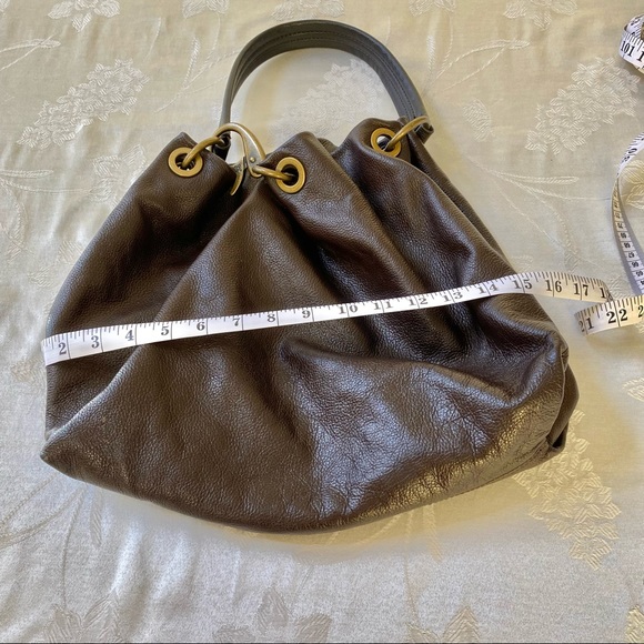 Vera Wang Signature Brown Leather Large Hobo Shoulder Bag - Picture 4 of 8